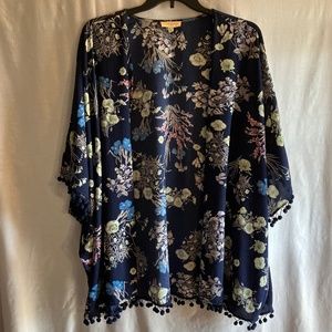 Navy floral kimono with trim